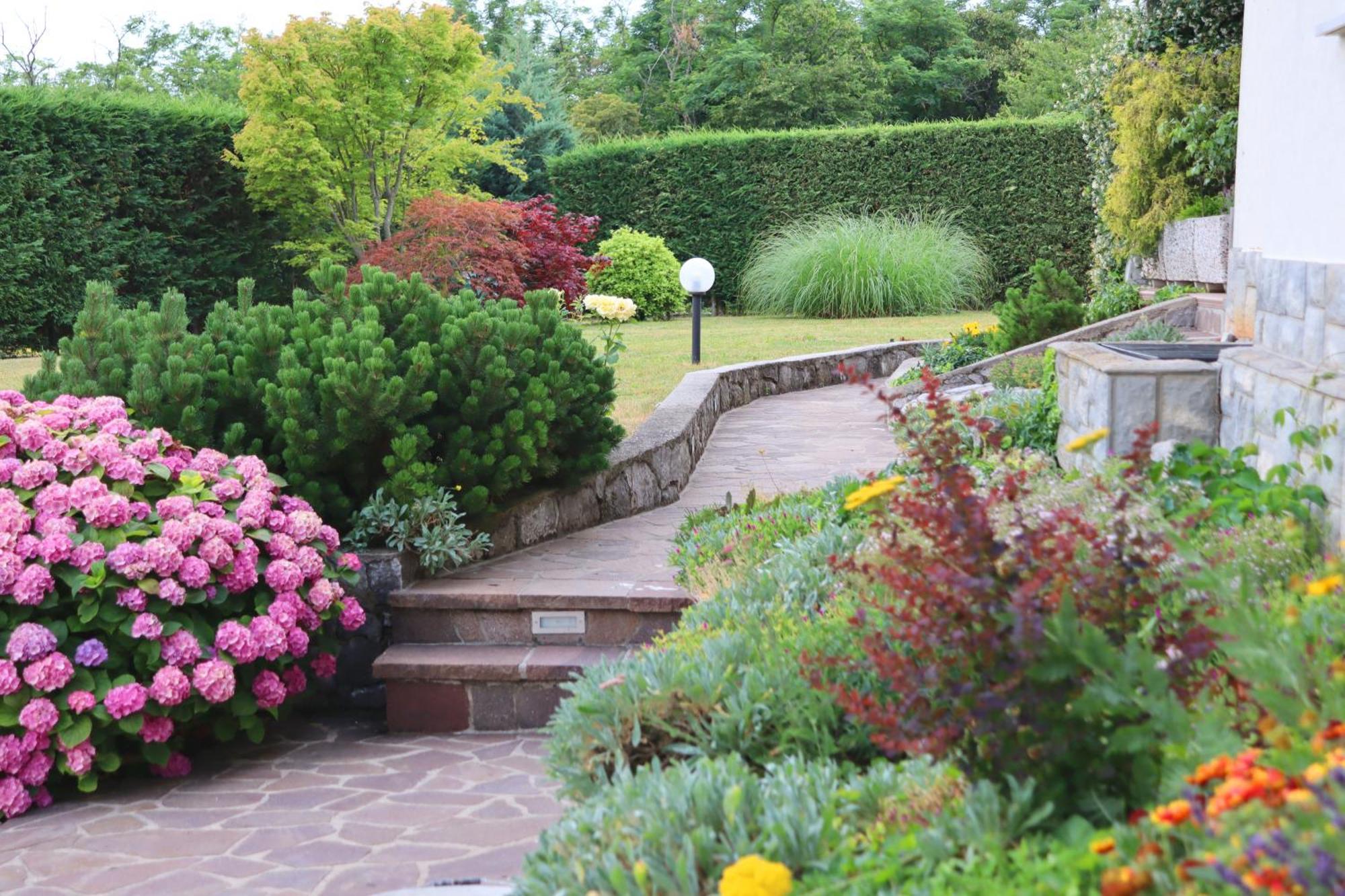 Garden Villa Štanjel エクステリア 写真